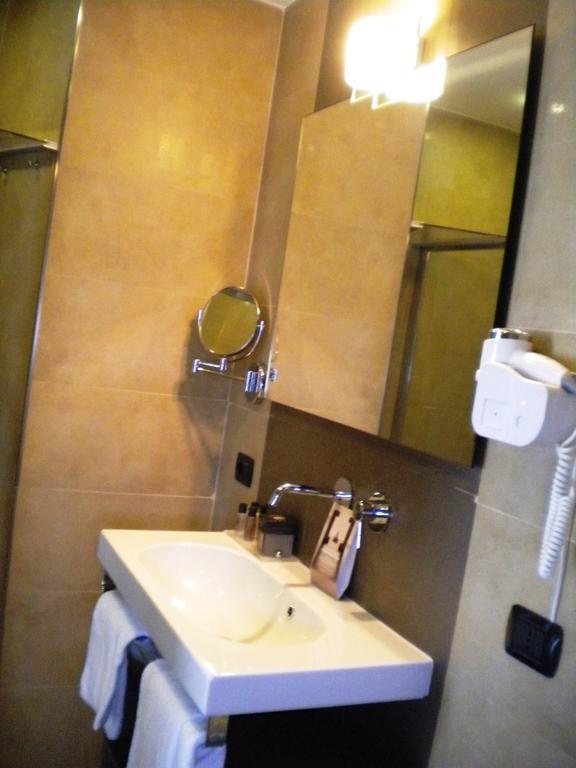 Hotel Chez Le Sourire Giffoni Valle Piana Zimmer foto