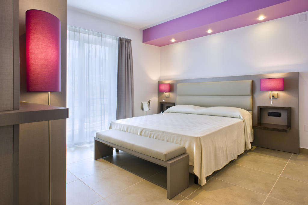 Hotel Chez Le Sourire Giffoni Valle Piana Zimmer foto